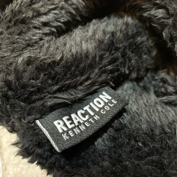 NWT Kenneth Cole Reaction Charcoal Herringbone Knit Beanie Unisex - Picture 5 of 6